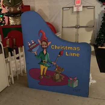 Christmas Lane - Local Flavor Near Me - Plant City, Florida