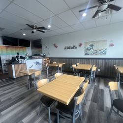 Sakura Hawaii BBQ & Ramen - Seating area