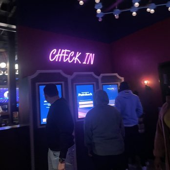 Puttshack - Oakbrook - Check in - Mini Golf Near Me - Oak Brook, Illinois Puttshack - Oakbrook - Check in - Mini Golf Near Me - Oak Brook, Illinois