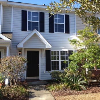 Bundy Appraisal & Management - Well Maintained, Quaint Townhome. Very Spacious Open Floor Plan. Enjoy Lazy Afternoons on the Screened Porch... - Real Estate Agents Near Me - Port Royal, South Carolina Bundy Appraisal & Management - Well Maintained, Quaint Townhome. Very Spacious Open Floor Plan. Enjoy Lazy Afternoons on the Screened Porch... - Real Estate Agents Near Me - Port Royal, South Carolina