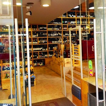Garrafeira Nacional - Garrafeira Nacional - Conceição  (interior) - Beer, Wine & Spirits Near Me - Lisbon, 11