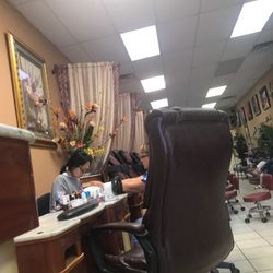City Nails - Inside