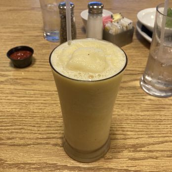 Le Peep Cafe - Caribbean Cruise Smoothy: pineapple, banana and orange juice. It's better when the the fruits are in season. - Breakfast & Brunch Near Me - San Antonio, Texas