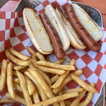 The Rooftop Cabana Bar - Hot dog basket - Bars Near Me - Lake George, New York