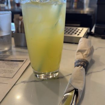 First Watch - Pineapple drink - Breakfast & Brunch Near Me - Fort Wayne, Indiana