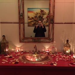 L'Olivier du Maroc - Lavabo des WC tapissé de pétales de fleurs...