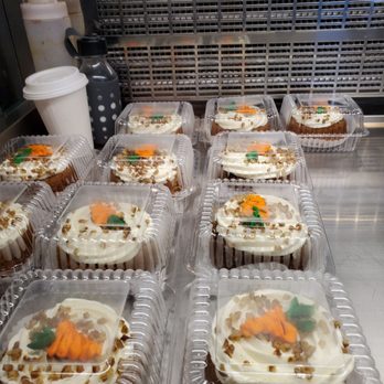 Artisan Bakery - Individual carrot cakes - Patisserie/Cake Shop Near Me - Indianapolis, Indiana