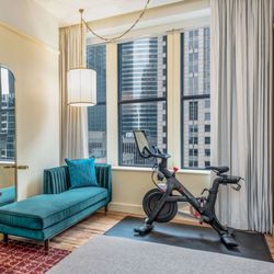 Canopy by Hilton Chicago Central Loop - Guest room