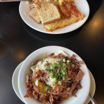 Hudson - Bowl of Grits and Francesca Scramble - New American Near Me - Seattle, Washington