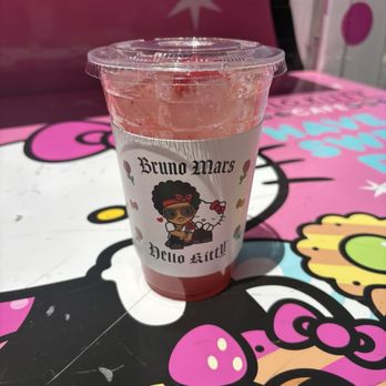 Hello Kitty Cafe - Bruno Mars lemonade - Desserts Near Me - Las Vegas, Nevada