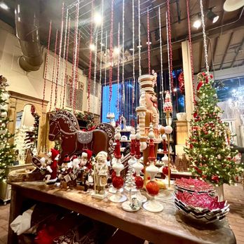 Roger's Gardens - Indoor display - Nurseries & Gardening Near Me - Corona Del Mar, California Roger's Gardens - Indoor display - Nurseries & Gardening Near Me - Corona Del Mar, California