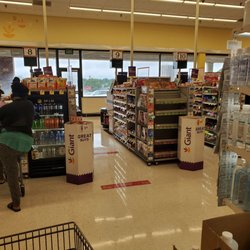 Giant Food - Only 2 check out lines plus self check out
