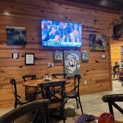 The Francis Southern Table & Bar - TV