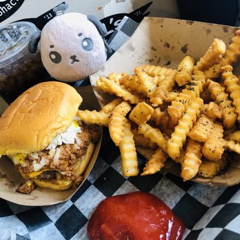 Al's Burger Shack - Crispy fries and that Cow Sammich. - Burgers Near Me - Chapel Hill, North Carolina