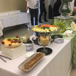 Home Style Catering - Simple yet very elegant reception!  Home Style Catering/Elegancia Catering makes it look beautiful!