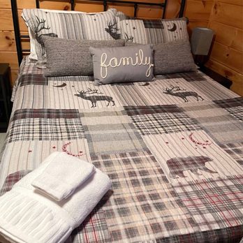 Carolina Cabin Rentals - Upstairs - Vacation Rentals Near Me - Boone, North Carolina