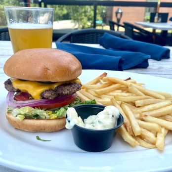 Mallards Southern Kitchen - Smash Burger was okay - Seafood Near Me - Shakopee, Minnesota