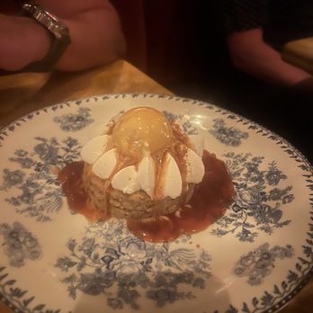 Mother Wolf - Banana cake - Italian Near Me - Miami, Florida