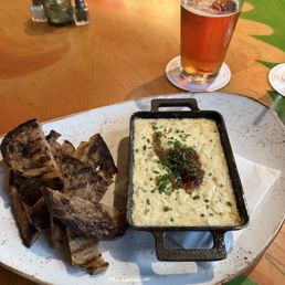 Crab & Brie fondue