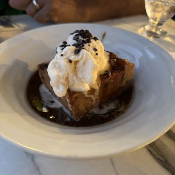 FIVE on the Hill - Cocktail Bars Near Me - Universal City, California