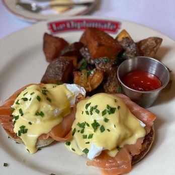 Le Diplomate - Norwegian eggs Benedict - Brasseries Near Me - Washington, DC, District of Columbia