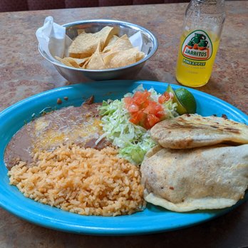 El Saguaro Mexican Grill - Gorditas combo with one huevos con chorizo, and one javas con queso. - Mexican Near Me - Olathe, Kansas El Saguaro Mexican Grill - Gorditas combo with one huevos con chorizo, and one javas con queso. - Mexican Near Me - Olathe, Kansas