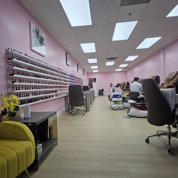 Sparkly Nails - Nail Salons Near Me - Laguna Hills, California