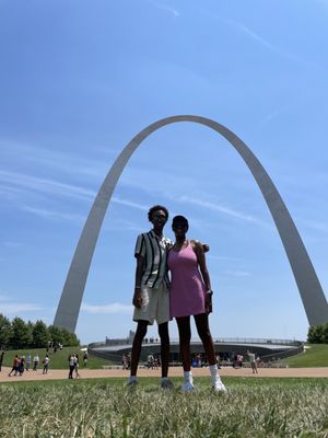 The Gateway Arch by null