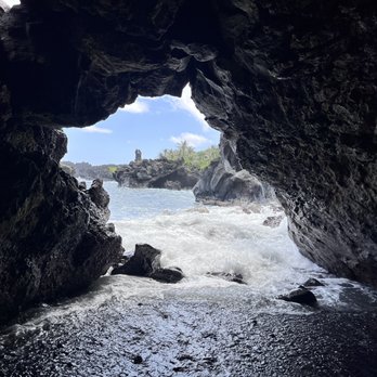 Hana and Beyond Tours - Bus Tours Near Me Hana and Beyond Tours - Bus Tours Near Me