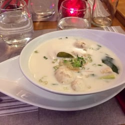 Tamarin - Soupe au poulet avec légumes et lait de coco
