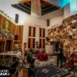 Robert Lang Studios - Live room!
