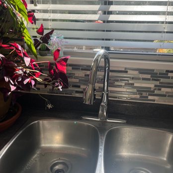 AMZ Mechanical - Kitchen faucet - Plumbing Near Me - Burnaby, British Columbia AMZ Mechanical - Kitchen faucet - Plumbing Near Me - Burnaby, British Columbia