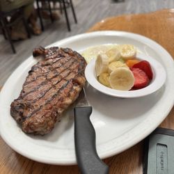 Town House Cafe - Steak and eggs