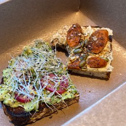 Went halfsies on the hummus and avocado toast. Really delicious stuff here.