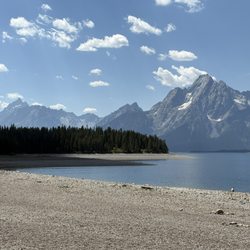 Colter Bay Campground - Jackson Lake beach area