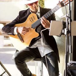 David De Alva Music - David doing his thing!