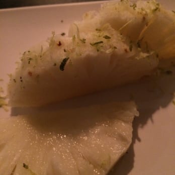 Sassá Sushi - Abacaxi de sobremesa - Japanese Near Me - São Paulo, SP Sassá Sushi - Abacaxi de sobremesa - Japanese Near Me - São Paulo, SP