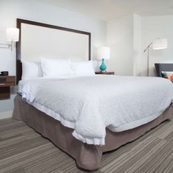 Hampton Inn Tiffin - Guest room