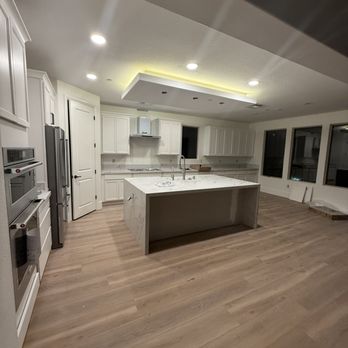 Rejis Electric - Electricians Near Me