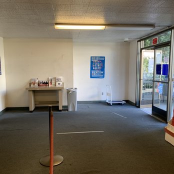 US Post Office - Lobby - Post Offices Near Me - Alameda, California