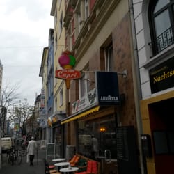 Eisdiele Capri - Um diese Jahreszeit etwas frisch für draussen.
