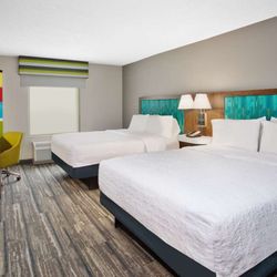 Hampton Inn & Suites - Cape Coral/Fort Myers Area, FL - Guest room