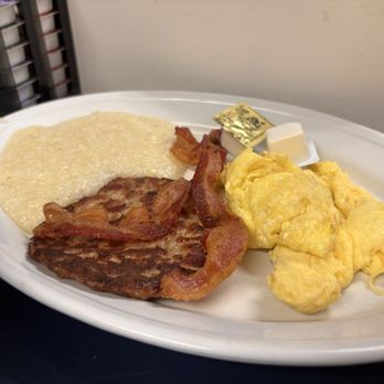 Harold's Diner - Diners Near Me - Hilton Head Island, South Carolina