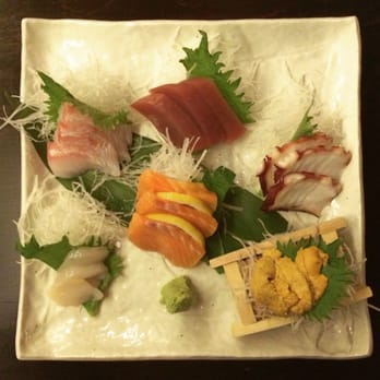 Kinjiro - Sashimi plate: scallops, snapper, salmon, tuna, octopus, and uni - Izakaya Near Me - Los Angeles, California Kinjiro - Sashimi plate: scallops, snapper, salmon, tuna, octopus, and uni - Izakaya Near Me - Los Angeles, California