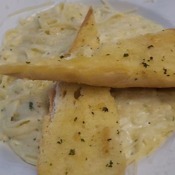 Joe Kool's - Chicken Alfredo - American Near Me - Troy, Michigan
