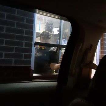McDonald's - no employee or manager was wearing mask - Fast Food Near Me - Troy, Ohio