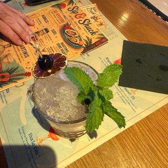 Mahina & Sun's - best mai tai - Cocktail Bars Near Me - Honolulu, Hawaii