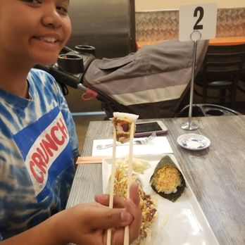 Hyshinu - Crunch roll & spicy crab hand roll - Ramen Near Me - El Cajon, California Hyshinu - Crunch roll & spicy crab hand roll - Ramen Near Me - El Cajon, California