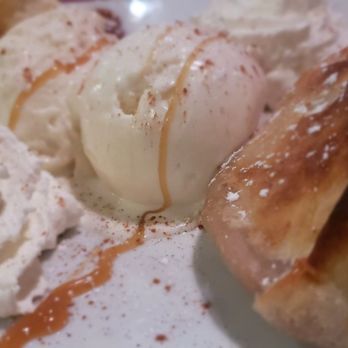 The Tomato Cafe - Apple turnover a la mode - Pizza Near Me - Fishkill, New York
