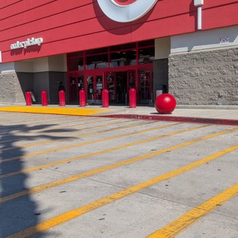 Target - Department Stores Near Me - Van Nuys, California
